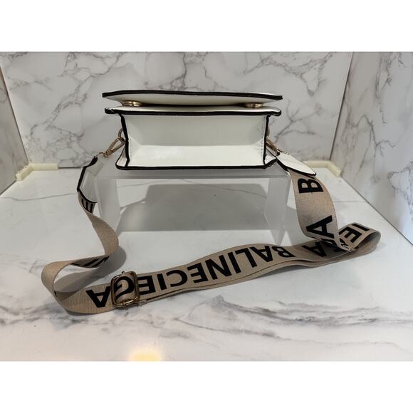 Balineciega Woman's Black and White Cross Body Purse w/Strap- Pre-owned - Picture 5 of 6